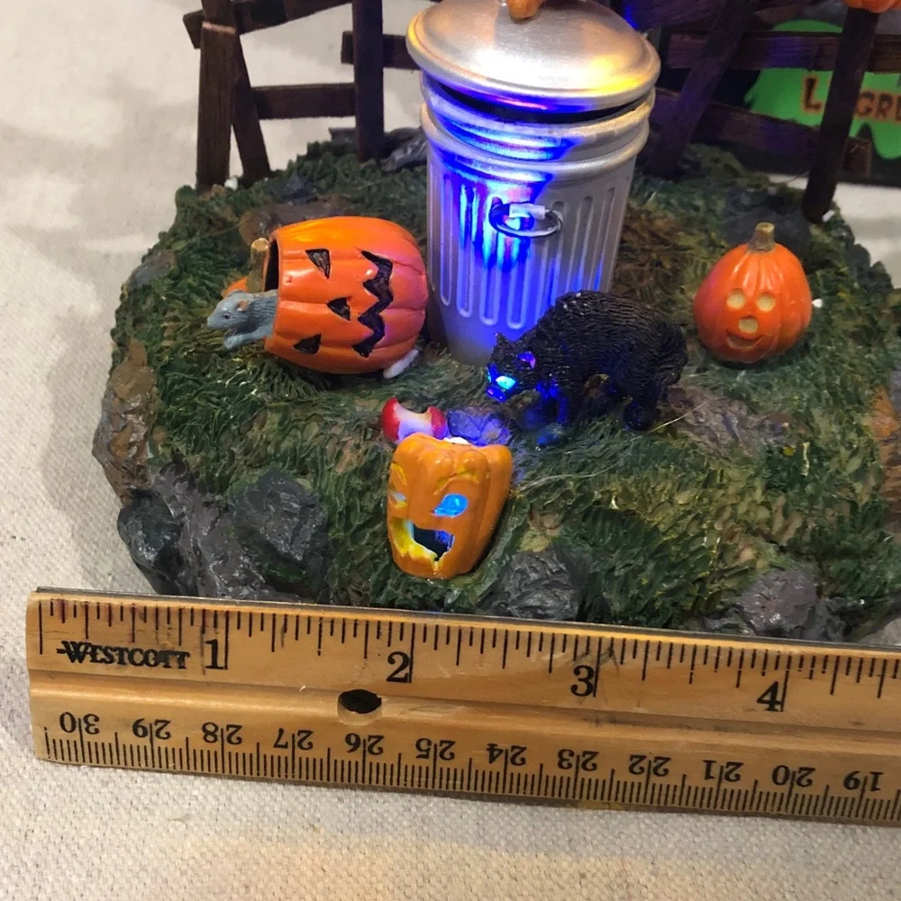Lemax Spooky Town Garbage Ghoul Rare Pls Read